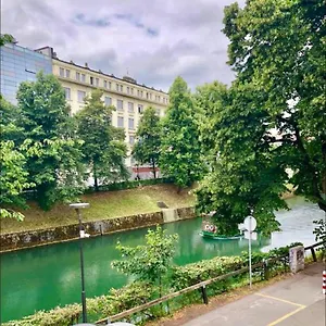https://viksi-private-rooms-apartments.hotels-in-ljubljana.com