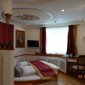 https://pension-haus-sanz.vienna-besthotels.com